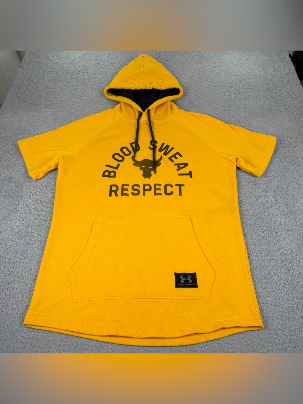 Under Armour The Rock Project Hoodie Mens Large Yellow Short Sleeve Pullover - Picture 2 of 10